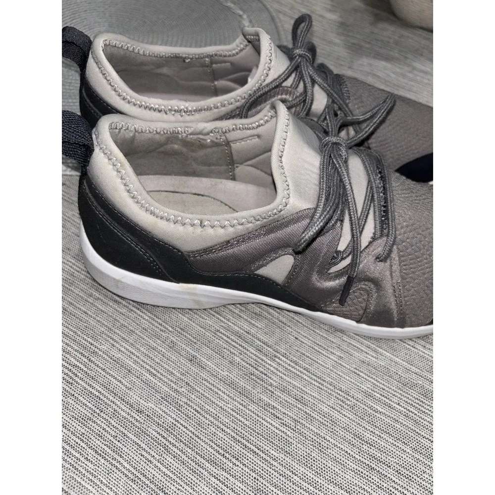 Vionic Sky Storm Womens Size 10 Gray Navy Blue Comfort Walking Shoes ASR1724